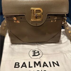 Balmain B buzz 💫